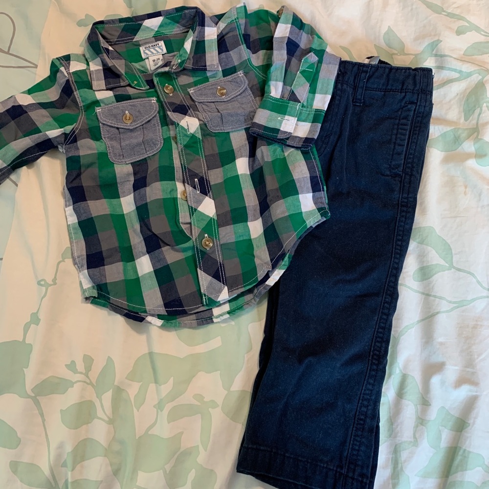 ⭐️3/$30⭐️ Old Navy two piece baby boy set 18-24M